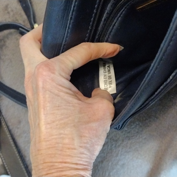 Vintage Jaqueline Ferrar Navy Leather Crossbody - Picture 16 of 16